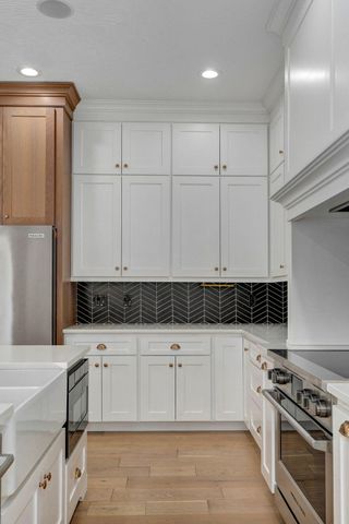 3806 E Cypress Point Street, Springfield, MO 65802