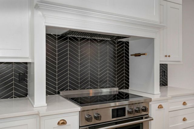 3806 E Cypress Point Street, Springfield, MO 65802