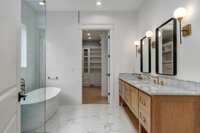 3806 E Cypress Point Street, Springfield, MO 65802