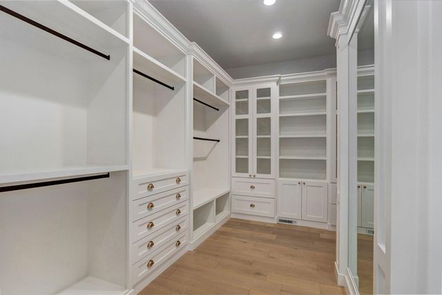 3806 E Cypress Point Street, Springfield, MO 65802