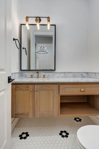 3806 E Cypress Point Street, Springfield, MO 65802