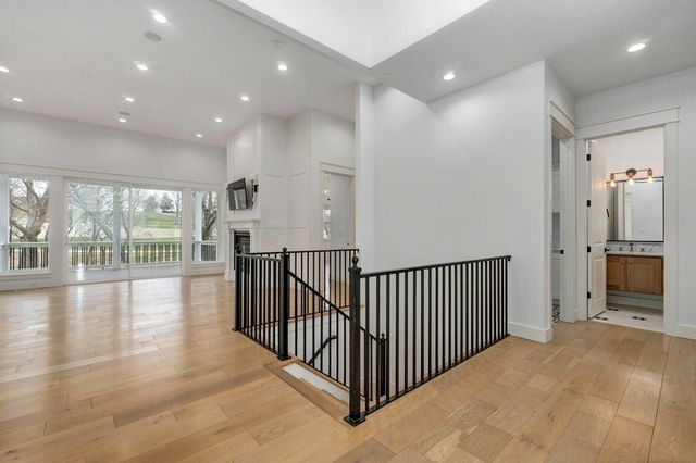 3806 E Cypress Point Street, Springfield, MO 65802