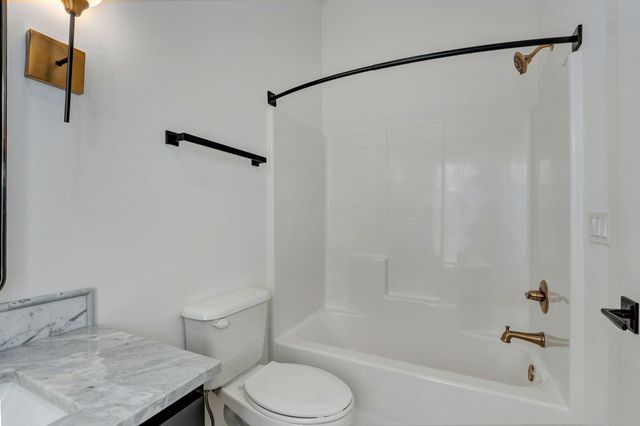 3806 E Cypress Point Street, Springfield, MO 65802