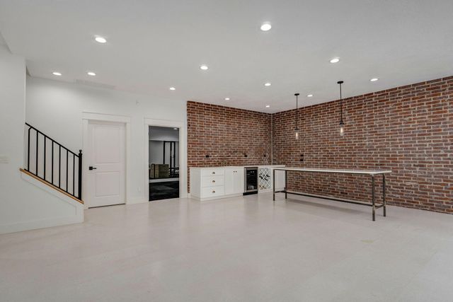 3806 E Cypress Point Street, Springfield, MO 65802