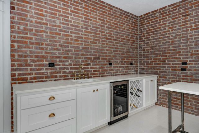 3806 E Cypress Point Street, Springfield, MO 65802