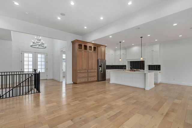 3806 E Cypress Point Street, Springfield, MO 65802