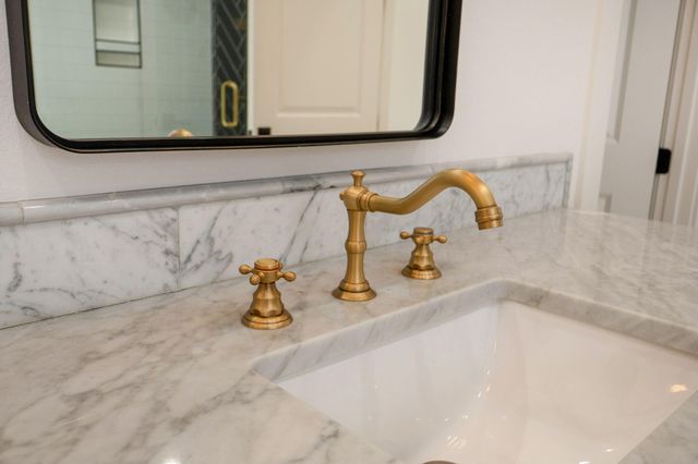 3806 E Cypress Point Street, Springfield, MO 65802