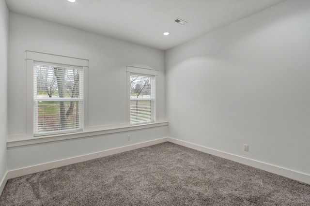 3806 E Cypress Point Street, Springfield, MO 65802