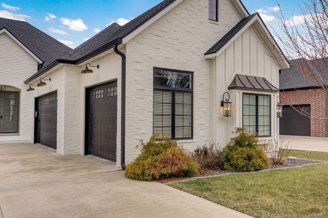 3806 E Cypress Point Street, Springfield, MO 65802