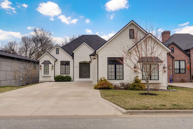 3806 E Cypress Point Street, Springfield, MO 65802