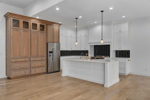 3806 E Cypress Point Street, Springfield, MO 65802