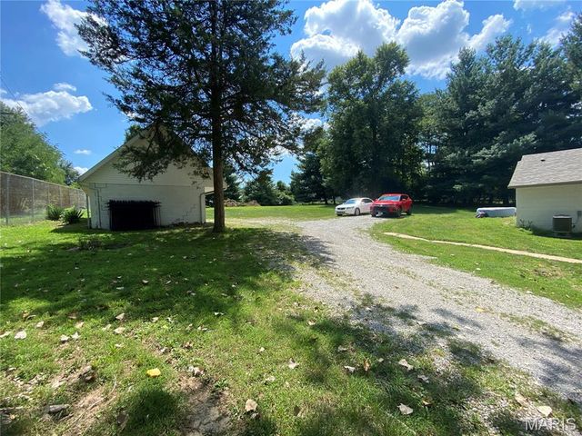 5466 Keller Road, St Louis, MO 63128