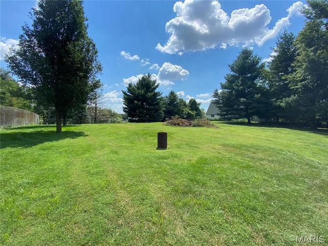 5466 Keller Road, St Louis, MO 63128