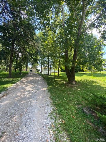 5466 Keller Road, St Louis, MO 63128
