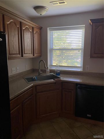 5466 Keller Road, St Louis, MO 63128