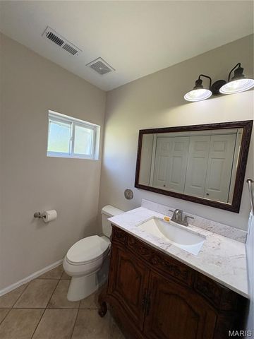 5466 Keller Road, St Louis, MO 63128