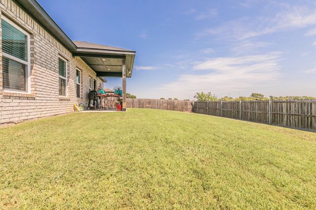 613 Mathew Street, Grandview, TX 76050