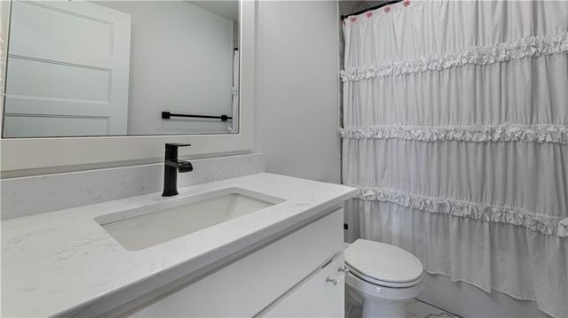 1032 SW Armie Street, Lee's Summit, MO 64081