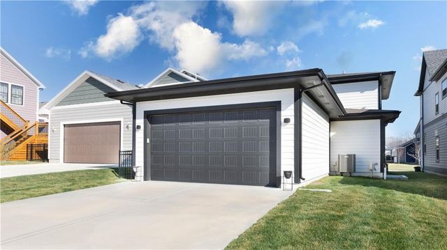 1032 SW Armie Street, Lee's Summit, MO 64081