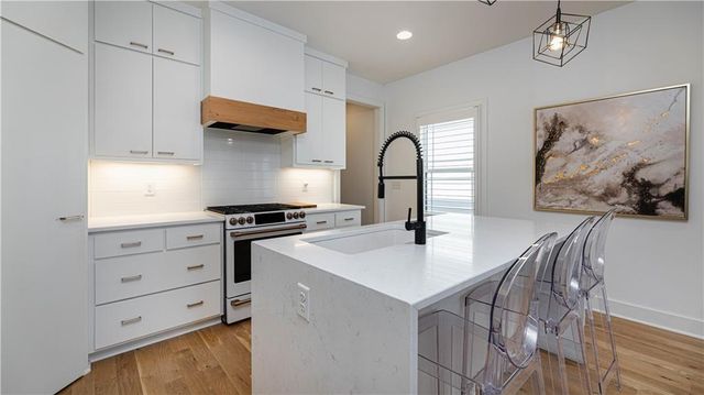 1032 SW Armie Street, Lee's Summit, MO 64081