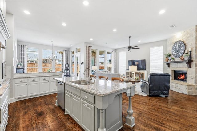 1401 Bluebell Avenue, Lantana, TX 76226