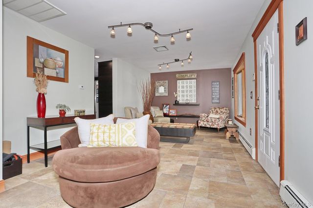 14 N Lexow Avenue, Nanuet, NY 10954