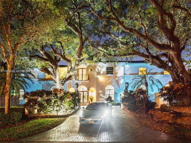 9076 SW 59th Court, Pinecrest, FL 33156