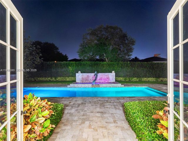 9076 SW 59th Court, Pinecrest, FL 33156