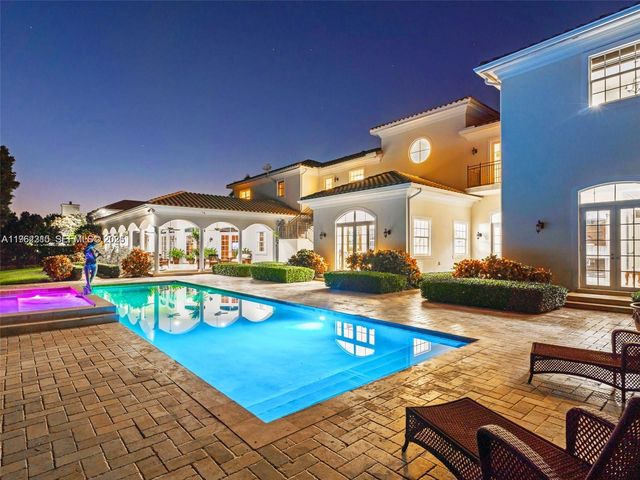 9076 SW 59th Court, Pinecrest, FL 33156