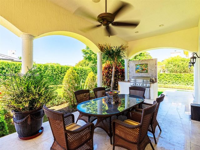 9076 SW 59th Court, Pinecrest, FL 33156