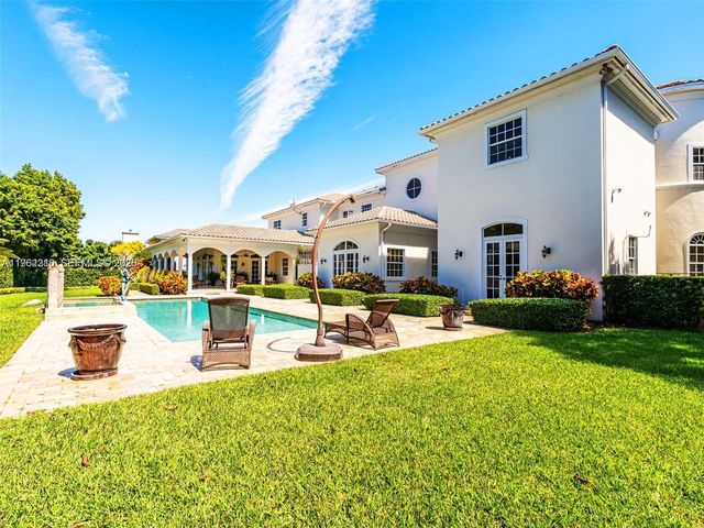 9076 SW 59th Court, Pinecrest, FL 33156