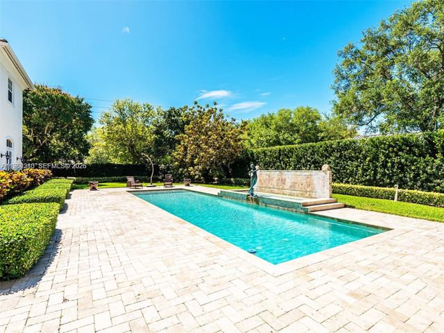 9076 SW 59th Court, Pinecrest, FL 33156