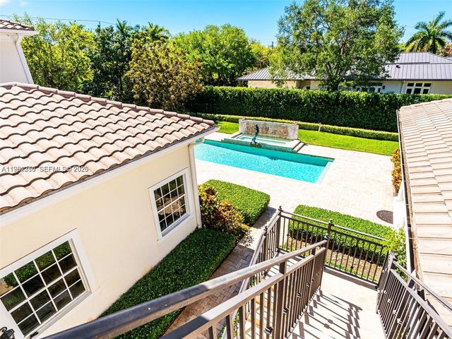 9076 SW 59th Court, Pinecrest, FL 33156
