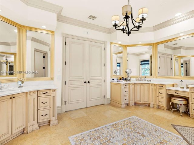 9076 SW 59th Court, Pinecrest, FL 33156