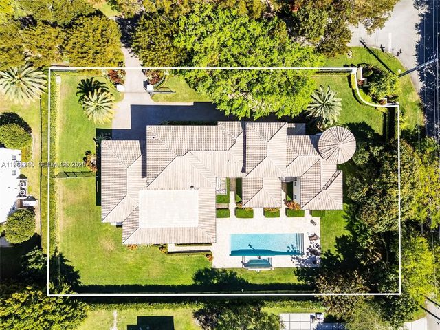 9076 SW 59th Court, Pinecrest, FL 33156