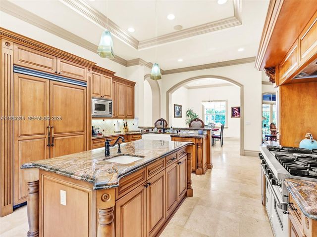 9076 SW 59th Court, Pinecrest, FL 33156