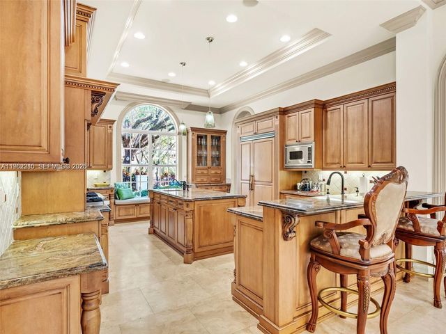 9076 SW 59th Court, Pinecrest, FL 33156