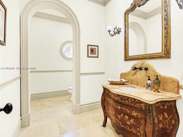 9076 SW 59th Court, Pinecrest, FL 33156