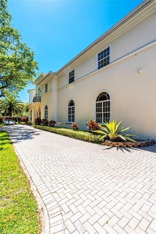 9076 SW 59th Court, Pinecrest, FL 33156