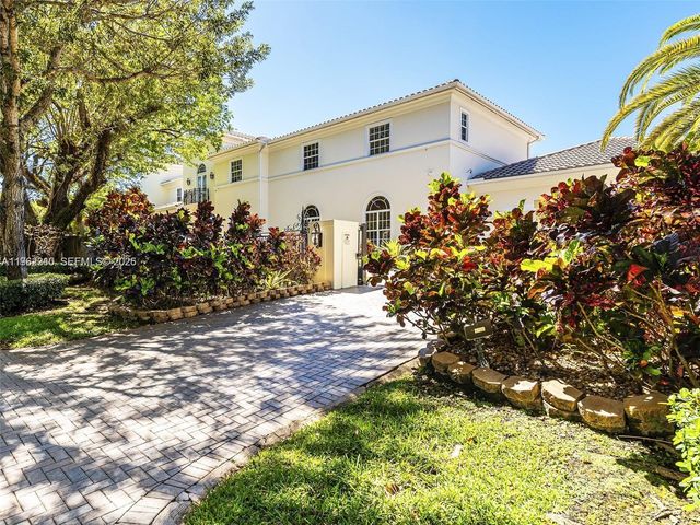 9076 SW 59th Court, Pinecrest, FL 33156