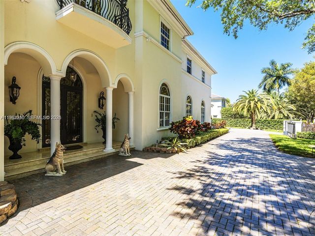 9076 SW 59th Court, Pinecrest, FL 33156