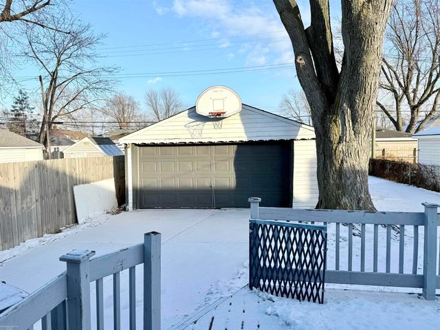 25304 Culver Street, St Clair Shores, MI 48081