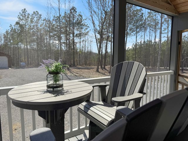 137 Summit Dr, Dover, TN 37058