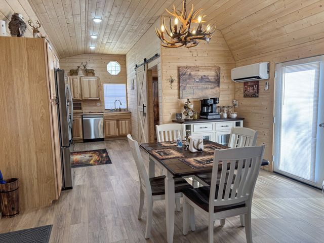 137 Summit Dr, Dover, TN 37058