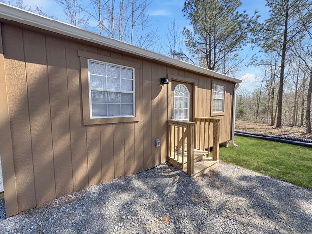 137 Summit Dr, Dover, TN 37058