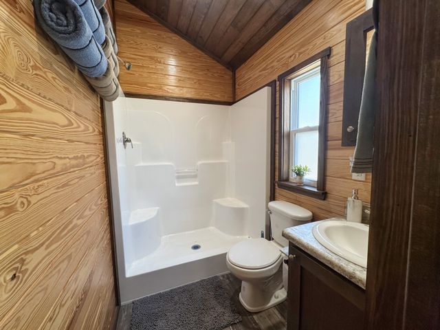 137 Summit Dr, Dover, TN 37058