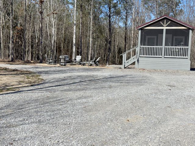 137 Summit Dr, Dover, TN 37058