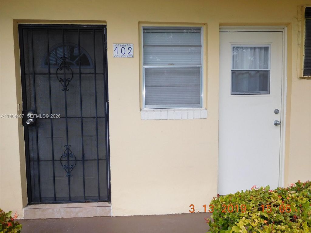 2815 NE 201st Ter L102, Aventura, FL 33180