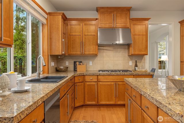 1103 272nd Place SE, Sammamish, WA 98075