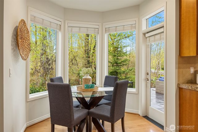 1103 272nd Place SE, Sammamish, WA 98075